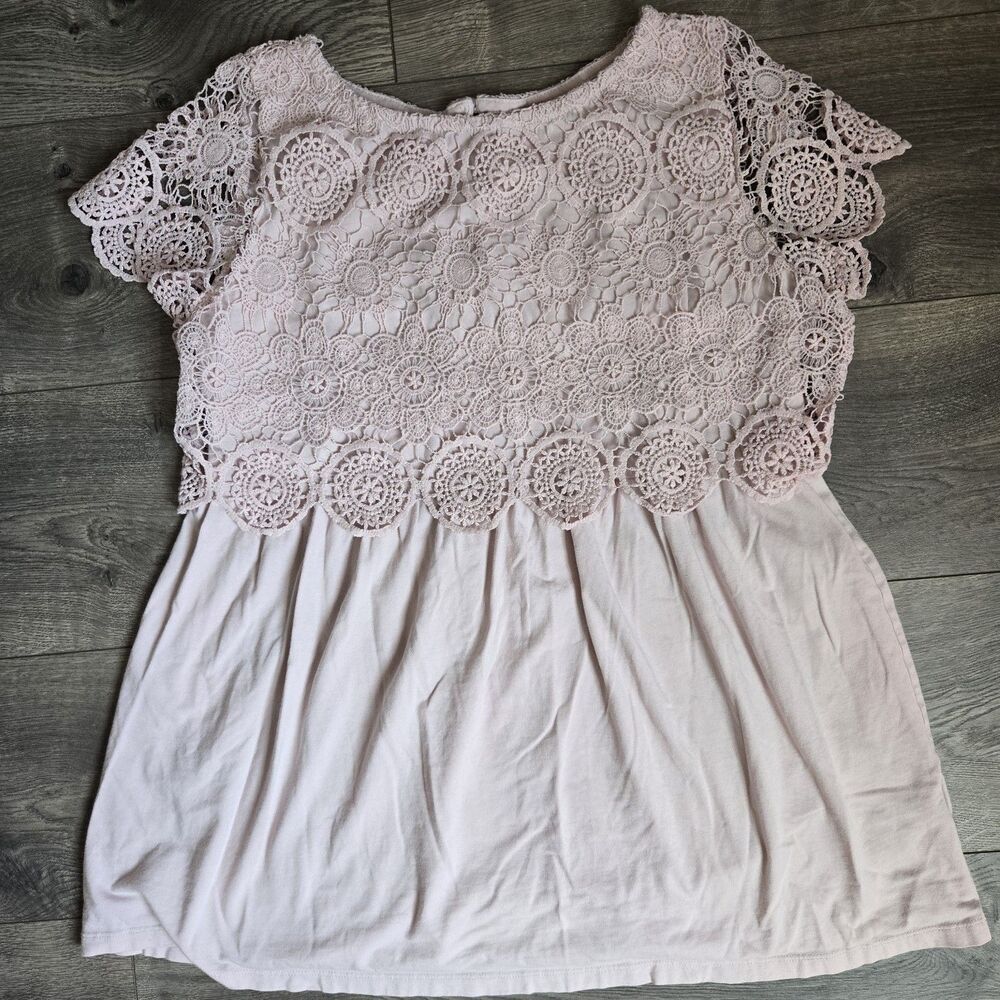 Motherhood Maternity Top M Pink Crochet Lace Overlay Babydoll Short Sleeve
